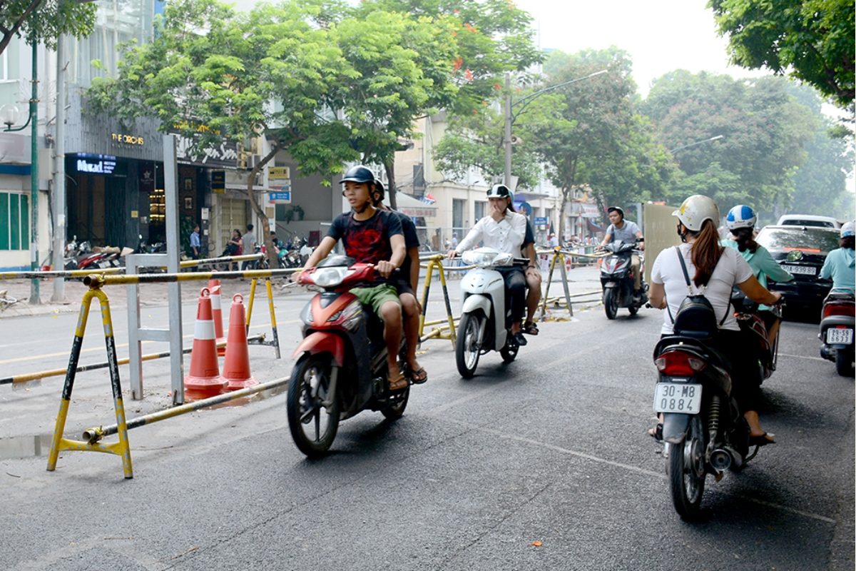 Mức phạt lỗi chạy ngược chiều năm 2025 đối với xe máy (1)