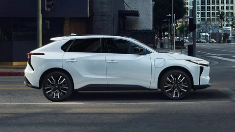 Toyota Bất Ngờ Thay Đổi Chiến Lược - Đổi Tên Cho Mẫu Xe Điện Mới